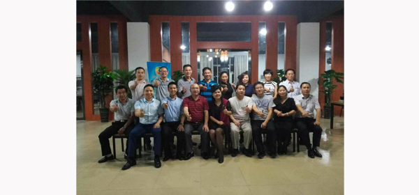 章總當選安徽省牛商會(huì )商務(wù)部部長(cháng).jpg