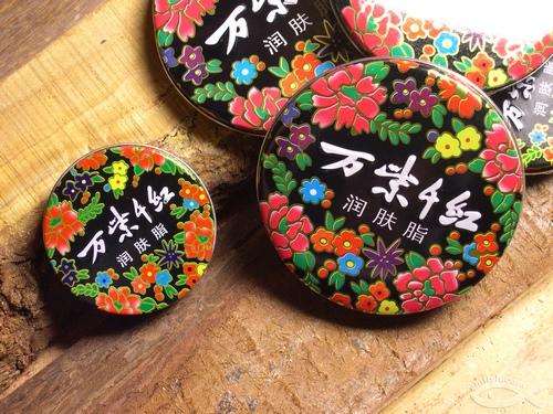 中國：萬(wàn)紫千紅潤膚脂.jpg
