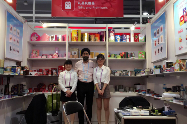 廣交會(huì )客戶(hù)合影