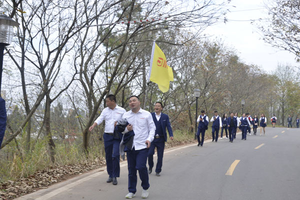 陽(yáng)光行、快樂(lè )游