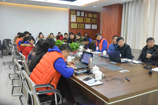 鐵盒包裝廠(chǎng)家金裕制罐會(huì )議